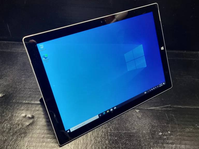 Microsoft Surface Pro 3 Tablet 128GB Open View Microsoft Surface Pro 3 Tablet 128GB Open View