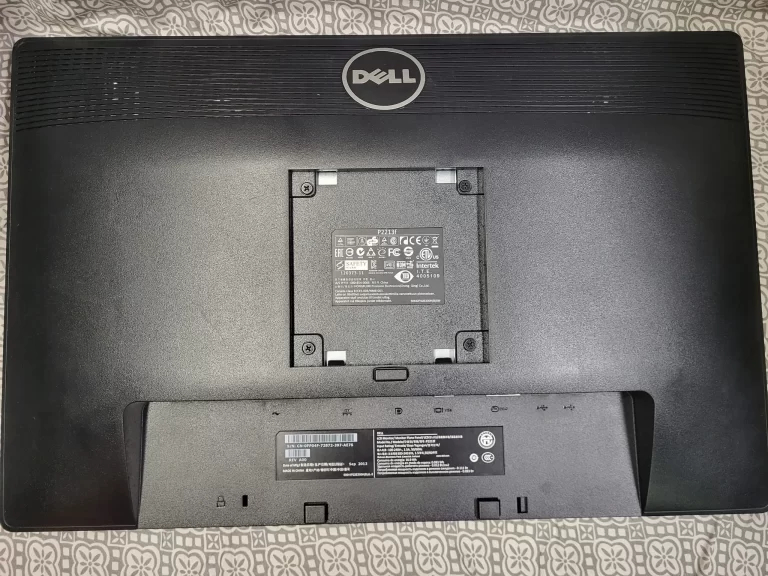 Dell P2213F 22-Inch Monitor back Dell P2213F 22-Inch Monitor back