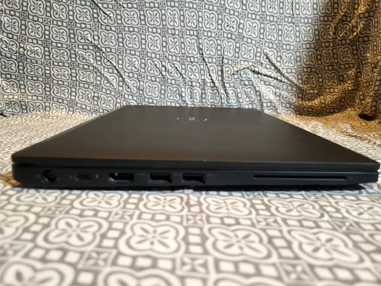 Dell Latitude 7480 Laptop 256GB SSD, Intel I7 Processor, 32GB Ram side one ports