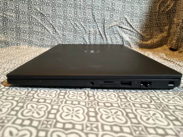 Dell Latitude 7480 Laptop 256GB SSD, Intel I7 Processor, 32GB Ram side two ports