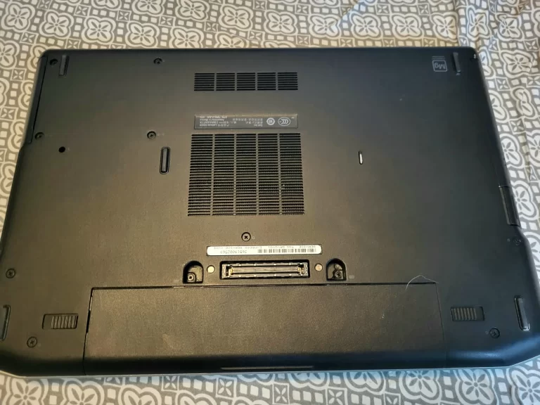 Dell Latitude E6420 Laptop 256GB SSD, Intel I7 processor, & 4G Ram bottom view Dell Latitude E6420 Laptop 256GB SSD, Intel I7 processor, & 4G Ram bottom view