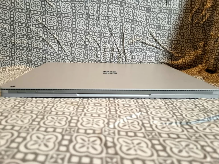 Microsoft Surface Book Laptop 128GB SSD, Intel I5 Processor, 8GB Ram front view Microsoft Surface Book Laptop 128GB SSD, Intel I5 Processor, 8GB Ram front view