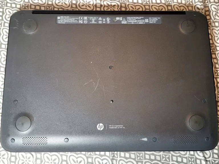 HP Chromebook 11 G5 bottom viewHP Chromebook 11 G5 bottom view HP Chromebook 11 G5 bottom view
