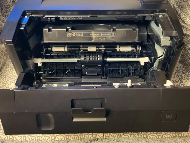 HP LaserJet Pro 400 Printer M401 Series open tray HP LaserJet Pro 400 Printer M401 Series open tray