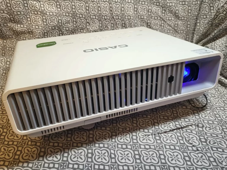 CASIOプロジェクター XJ-M256 Casio XJ-M256 Projector at Just Projectors!