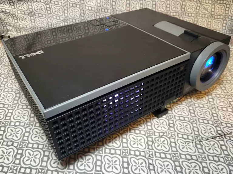 Dell 1510X Projector Full View Dell 1510X Projector Full View