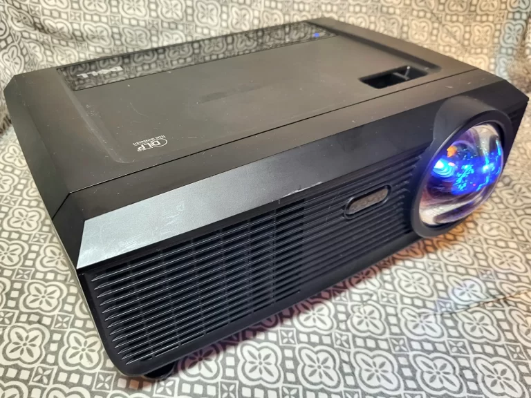Dell S300 Projector Full View Dell S300 Projector Full View