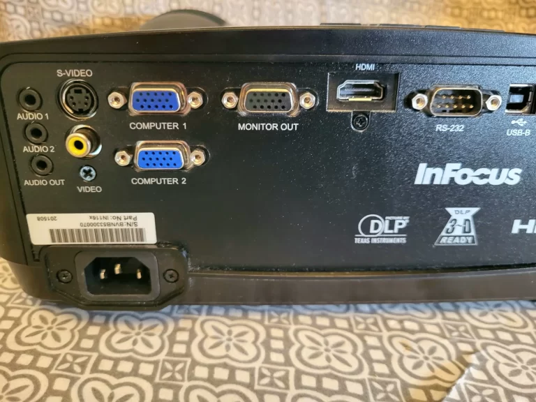 InFocus IN116xv Projector Ports InFocus IN116xv Projector Ports